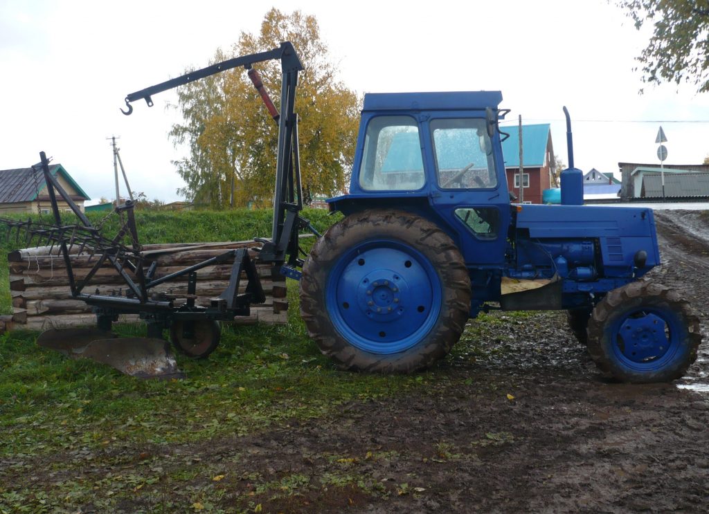Права на трактор в Борах